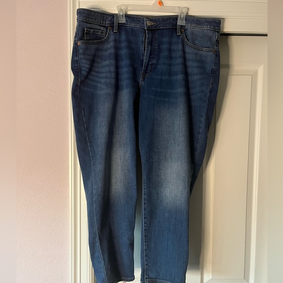 Old Navy High Rise OG Straight Jeans Built in Warm size 18 - Picture 1 of 3